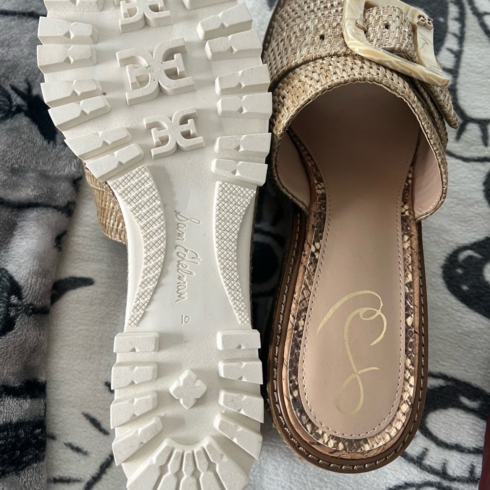 Rafia style wedge sandals - Picture 3 of 3